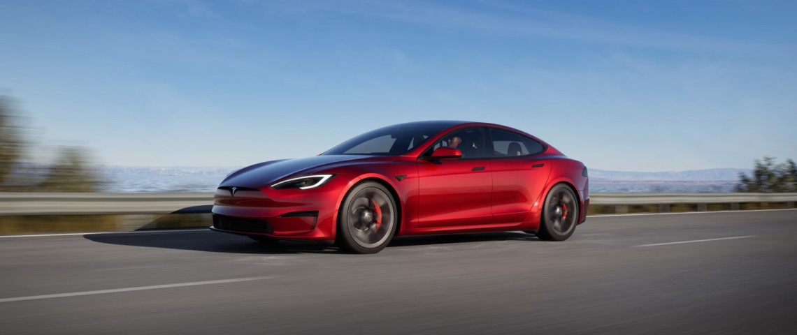 החשמלית המהירה בעולם בייצור המוני טסלה s פלייד