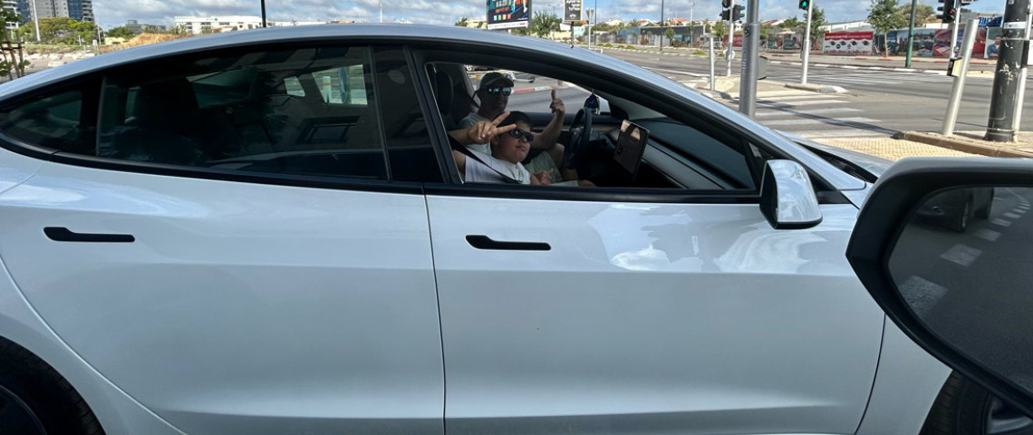 חוויית שימוש של יום אחד בטסלה מודל 3